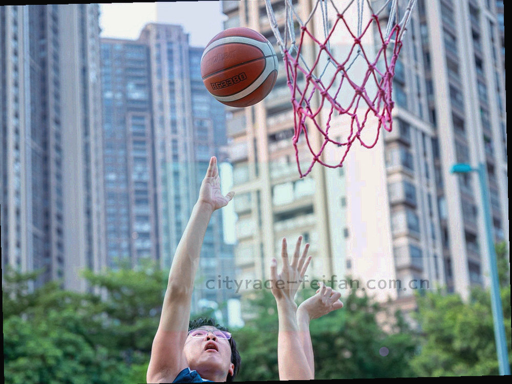 球场记分牌与统计表局部特写，叠加细坐标线与红黄牌标记，画面中不出现具名人物
